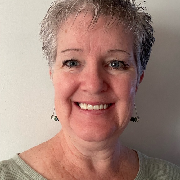 Meet your Posher, Wanda - Picture 1 of 2